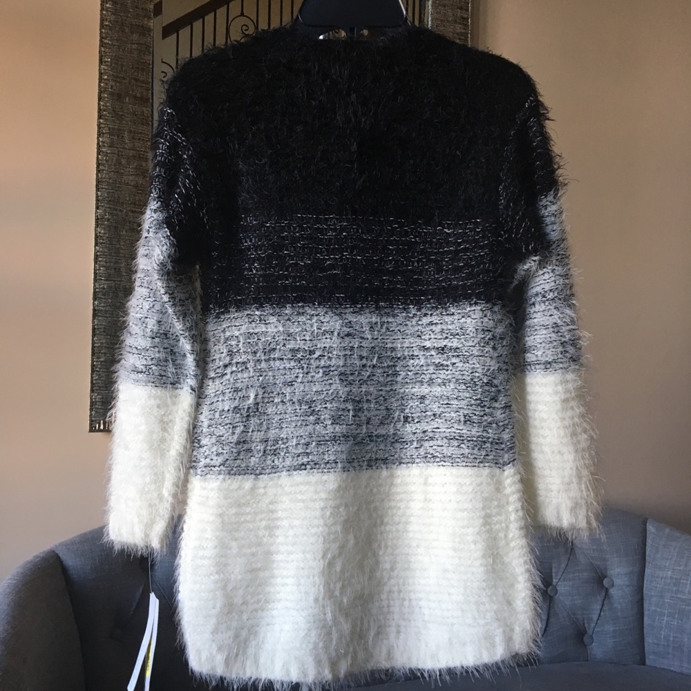 ✨NEW✨ Gorgeous Fuzzy Sweater - Picture 3 of 3